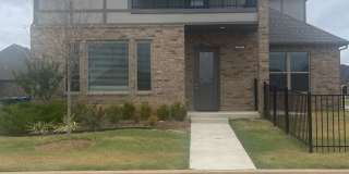Beautiful 4 bed 3.5 bath home with a game room in The Enclave! Gallery 1