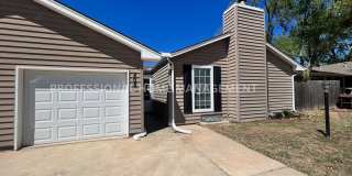 Coming Soon! WEST Side Duplex for rent! Spacious 3 bed/2 bath duplex for rent Gallery 1