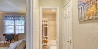 Bondale Apartments Gallery 3
