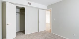 Jefferson Park Apartments Gallery 13