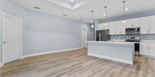 702 Broadway Avenue Gallery 13