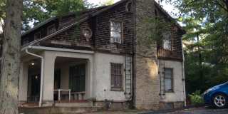 6 bedroom 2 full bath single family home with yard Gallery 1