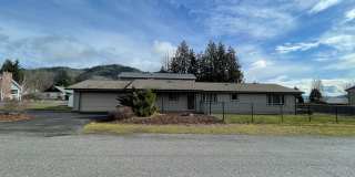 3 Bedroom Home in White Salmon For Rent Gallery 1