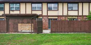 Spacious & Exciting Townhome style Condo Gallery 29
