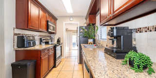 944 HALSTEAD Street Gallery 12