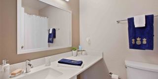 Shoreline at the Lakes Gallery 9