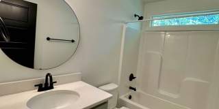 3 Bedroom House with Privacy Fence Gallery 9
