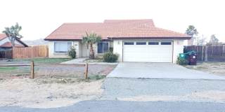 *DO NOT DISTURB TENANTS- 4 bedroom 2 bath home w/POOL!! Gallery 3
