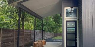 Room in 2 Bedroom Home at Eleanor St Gallery 29