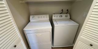 Beautiful 3 bed 2.5 bath Townhouse in Campbell with AC. This is a must see. Gallery 7
