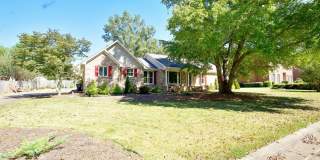 Large house in quiet Neighborhood. Gallery 1