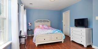 2107 CLARK Place Gallery 19