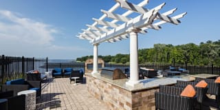 Avalon Great Neck Gallery 36