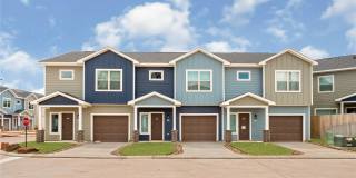 The Vintage at Lake Conroe | Brand-New 3BR Townhome – $1,595 Introductory Rate Gallery 1