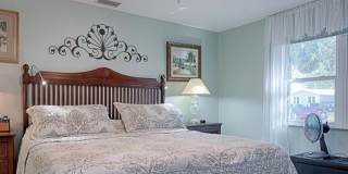 Spectacular Fully Furnished SEASONAL Home with Golf Course views and pool* Gallery 10