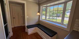 Spacious 4-Bedroom Home Plus Large Bonus Space – West Slope Vista Hills Gallery 11