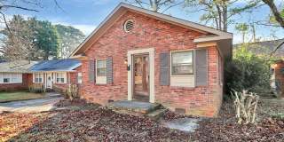 Beautifully Updated Two Bedroom Duplex Gallery 1