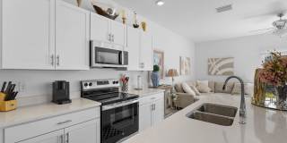 Beautifull Furnished Townhome - Nokomis - 2 Bedroom 2.5 bath plus office -1 Car Garage Gallery 9