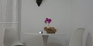 810 7th St Gallery 4