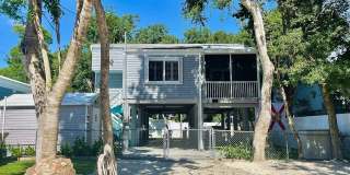 Fully furnished Cozy Coastal Villa with HEATED pool. Gallery 1