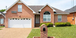 Spacious and beautiful Hendersonville home Gallery 1