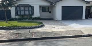 Spacious house with Skylights, Hardwood floors, Family room and Gardener Gallery 1