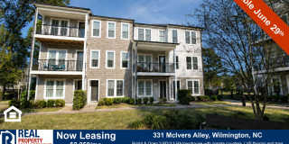 Bright & Open End Unit Townhome Gallery 1