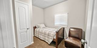 Fully Updated 2/1-Directly Across From 20th St Park- Available Now*** One Room Lease take over*** Gallery 9