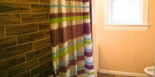 2bed/1bath Apartment Conveniently Located!  Affordable! Gallery 4