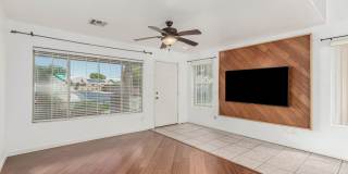 Charming 3 bed, 2.5 bath in El Mirage! W/POOL!! Gallery 8