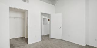 Venicia Gallery 48