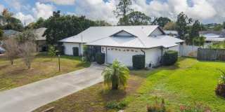 160 SE Duxbury Avenue Gallery 1