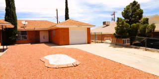 Nice Single Level Northeast Duplex With Refrigerated Air Located In Quiet Neighborhood Gallery 1
