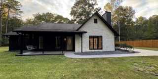Fully Renovated 4BR Ranch Steps From Serenbe!!! Privacy, Nature & Modern Living Gallery 1