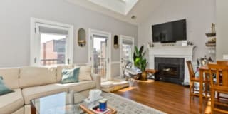 930 W Dakin Gallery 1