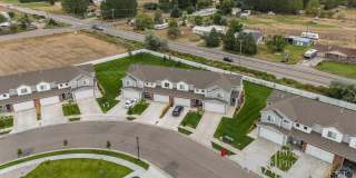 Charming townhome | 3 Bed · 2.5 Bath | 2-Car Garage - $500 MOVE-IN CREDIT FOR SEPTEMBER!! Gallery 45
