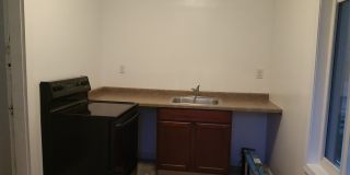 932 Emerald Street Gallery 16