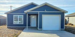 PRE-LEASE SPECIAL: Cozy 3 Bedroom Home Gallery 1