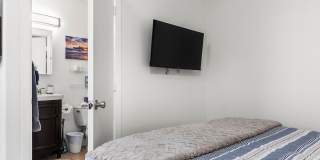 Charming comfy Studio in La Jolla Village! Gallery 26