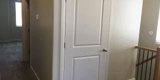 3 bed 2 bath Townhome for rent, small dog under 20 lbs allowed! Gallery 10