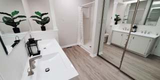 Room in 6 Bedroom Home at Henslowe Dr Gallery 24