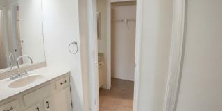 13368 Bedford Mews Court Gallery 13