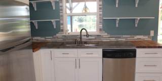 Beautiful 2 bedroom Lakefront Home Gallery 6