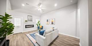 1624 E Collin Street Gallery 15