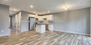 # 318 -     3 Bed, 2.5 Baths Townhome in LaCenter Gallery 1