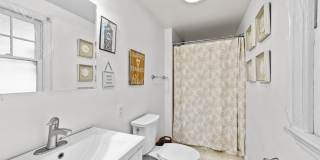 22 JAMES Place Gallery 13