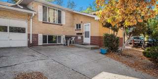 Spacious 2-Bedroom Garden-Level Apartment with Garage & In-Unit Laundry Gallery 16