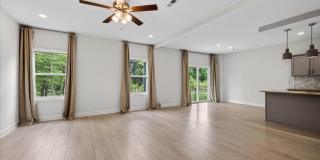 4 Bedroom Pet Friendly Home For Rent with Club House, Comm. Pool, & Comm Gym Access! Gallery 7