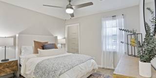 The Laurel Apartments Gallery 21