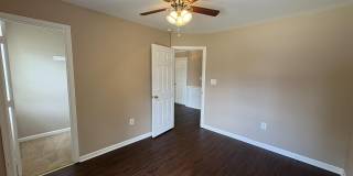 18 NEVILLE Court Gallery 23